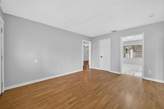 Photo - 6741 Feldspar St