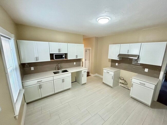 Photo - 16 Dalrymple St Unit 3