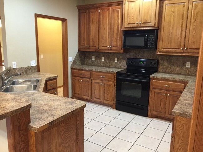 2 Bed 2 Bath duplex in Moore! - 2 Bed 2 Bath duplex in Moore! Casa
