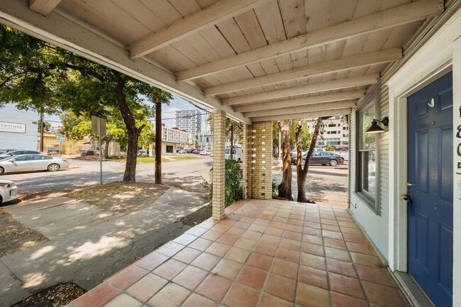 Photo - AVAILABLE AUGUST: Prime Location - 3 BR / 1 BA home located in Downtown and Walk to UT