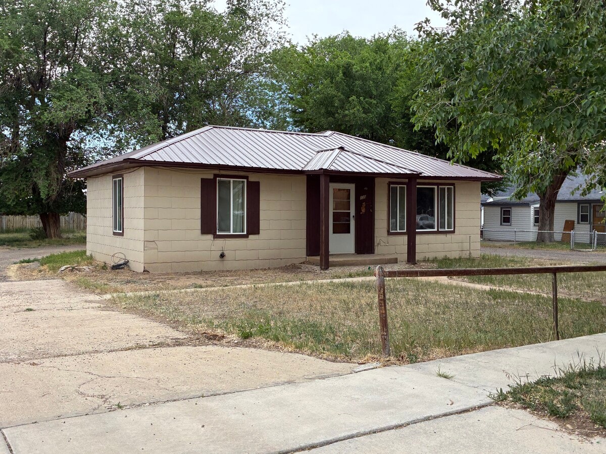 Photo - 135 S Grand Ave House