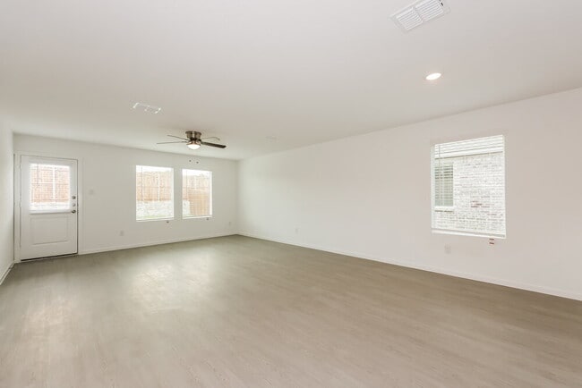 Photo - 101 Wild Rose Dr