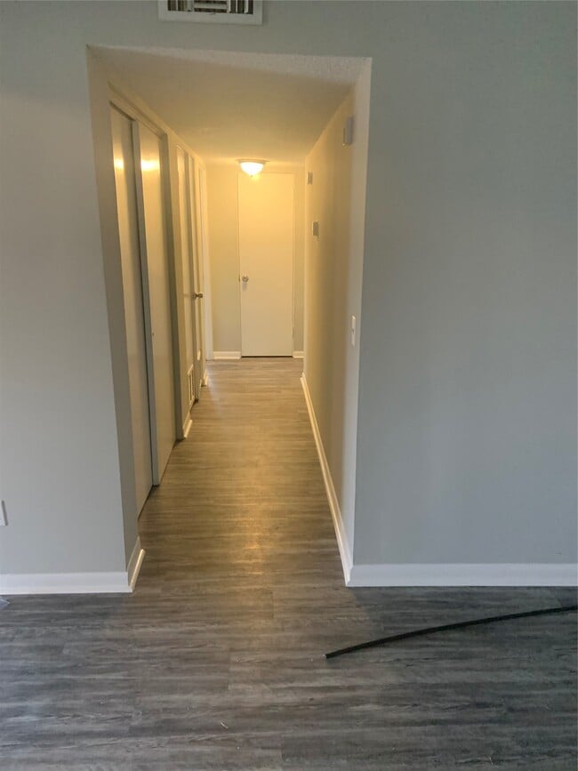 Photo - 308 Circle Dr