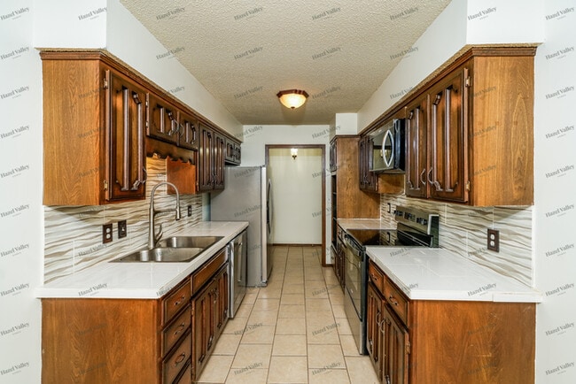 Photo - 206 E 23rd St