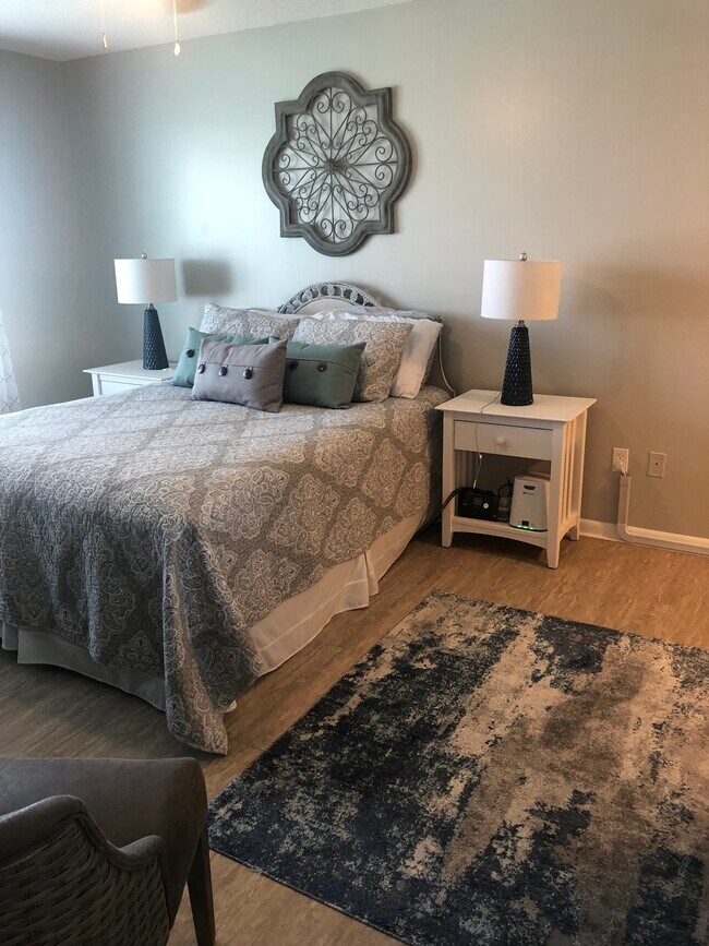 Bedroom - 5220 Brittany Dr S Unit 1006