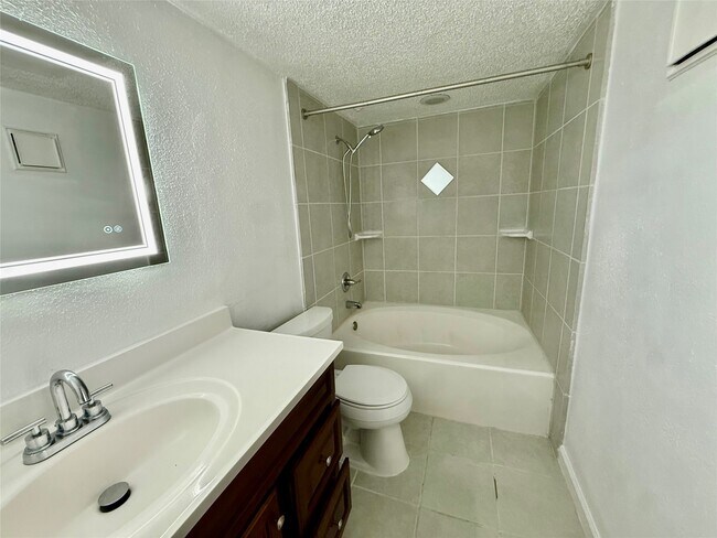 Photo - 2830 S Bartell Dr Unit 9