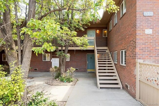 Photo - One Bedroom Condo Walking Distance to CU with Fenced Backyard and Flatiron Views!