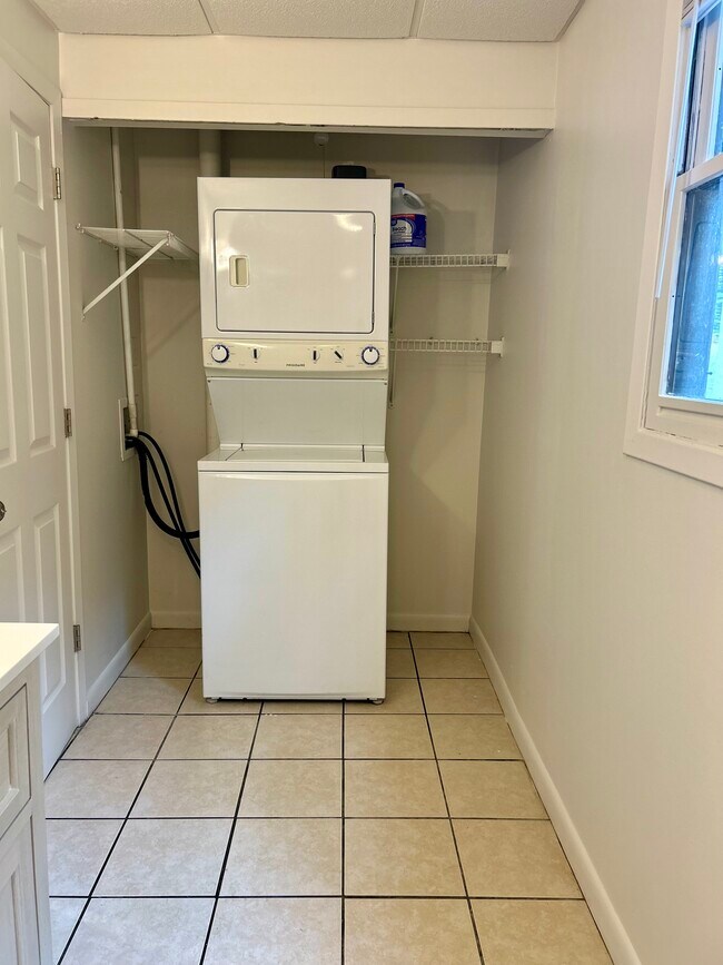 Photo - 2150 E 75th St Unidad B