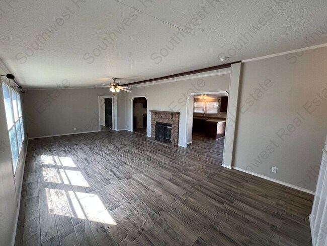 Photo - Portales Pet Friendly - 3 Bed 2 Bath!