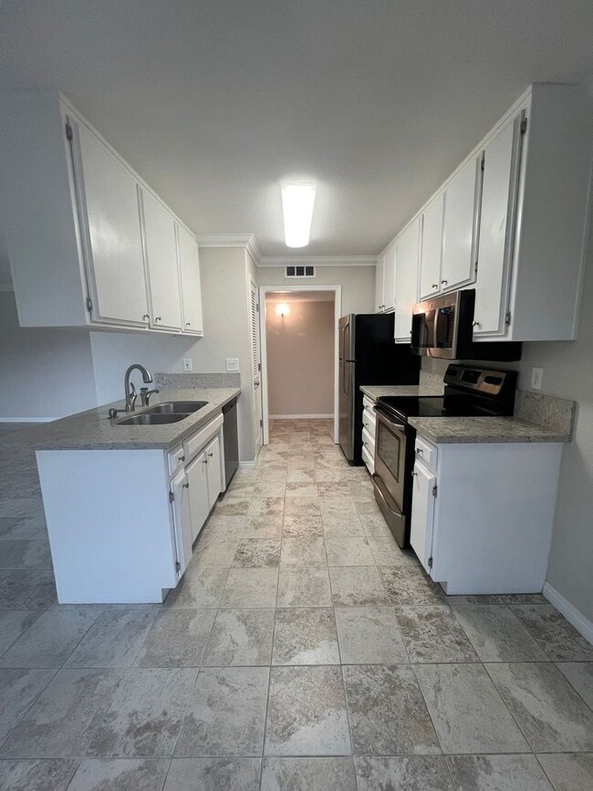 Photo - 1015 Lakeside Dr Unit Apt #4