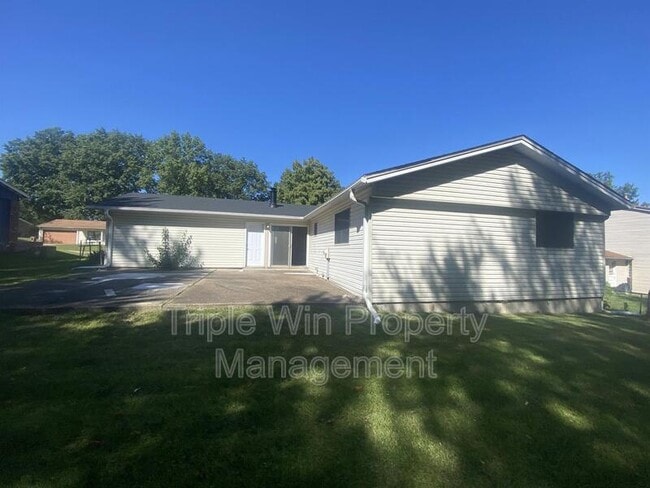 Photo - 2372 Rockymont Dr
