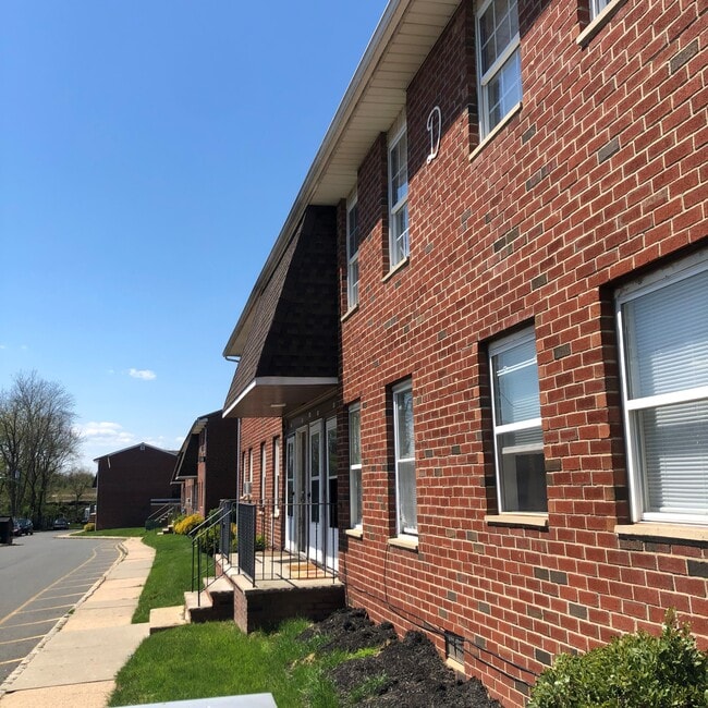 Somerville Gardens Apartments For Rent in Somerville, NJ