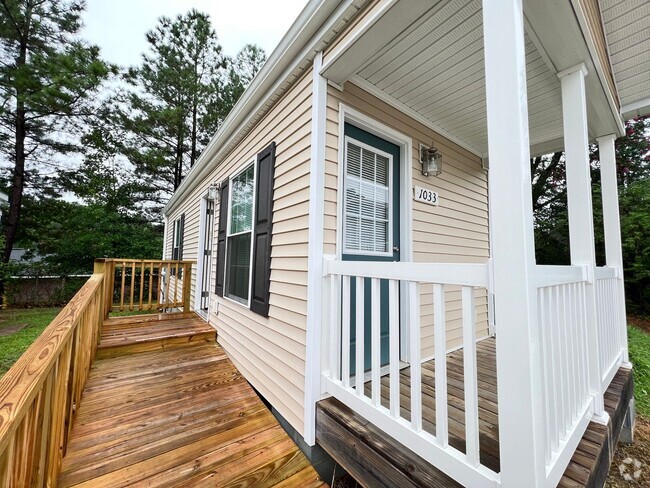 Building Photo - Experience the Cottage Lifestyle Rental