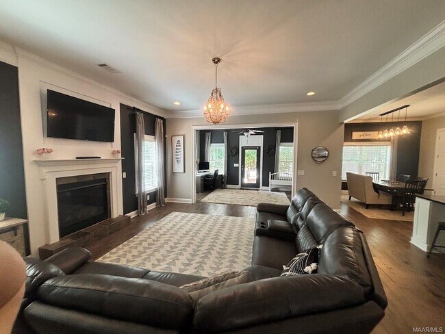 Photo - 620 Madison Dr