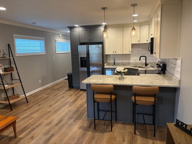 Photo - 423 E Brandeis Ave
