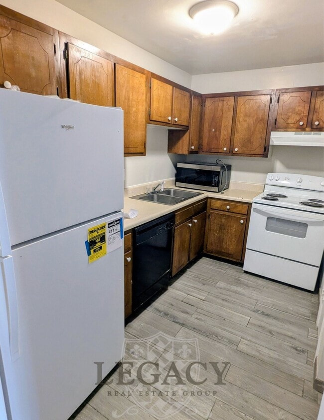 Photo - 370 Wallace Rd