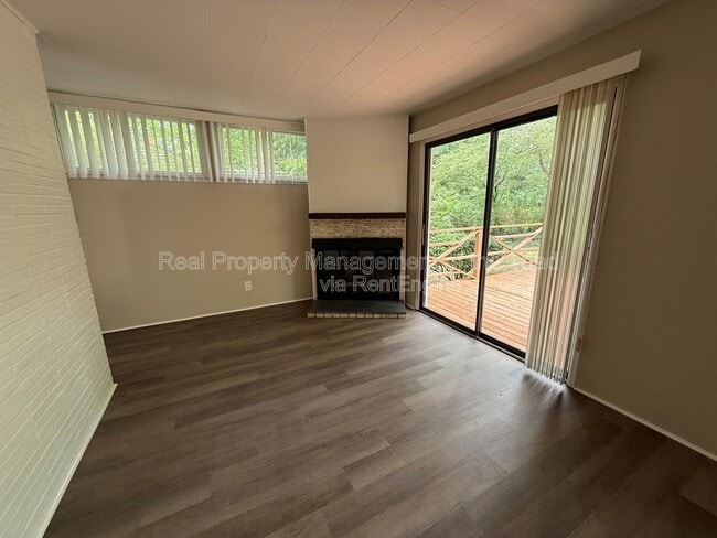 Photo - 2523 Overbrook Dr