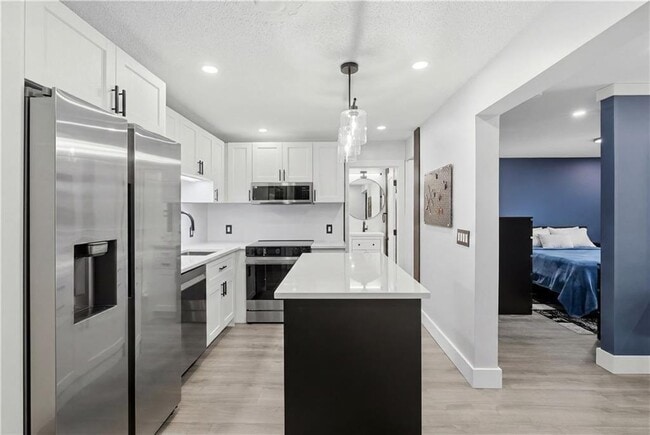 Photo - 1190 Charles St