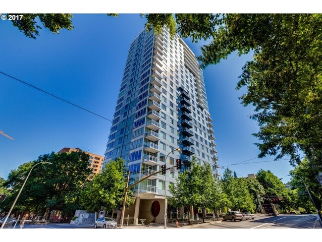 Photo - Modern 2-Bed/2-Bath Condo with Balcony & Prime Downtown Location Unidad 2401