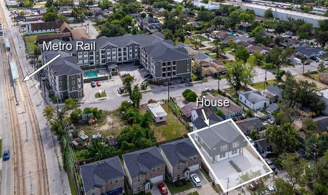 Building Photo - 203 Danna Ln Unit A