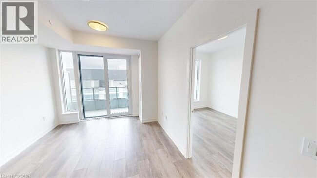 Photo - 15 Wellington St S Unit 2101