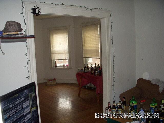 Photo - 208 Kelton St Unit 1