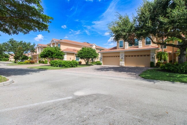 Building Photo - ** THE STRAND GOLFING UNIT ** 3/3 ** NICE UNIT **GOLF TRANSFER MEMBERSHIP HERE **