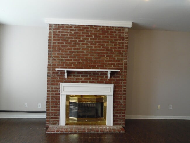 Photo - 317 Bainbridge Dr