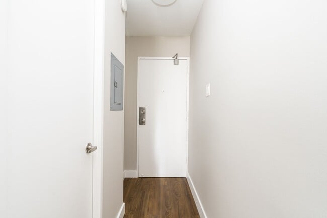 Photo - 798 Richmond Street West Unit 142