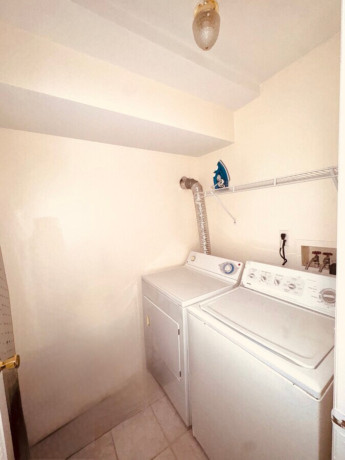 Photo - 299 S 19th St Unit 1