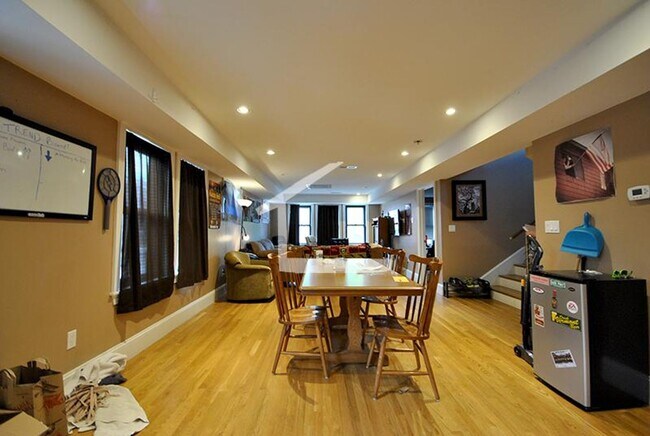 Photo - Beautiful, Spacious and Renovated Brighton 5 Bed/2 Bath, Parking Included, on Woodstock Ave