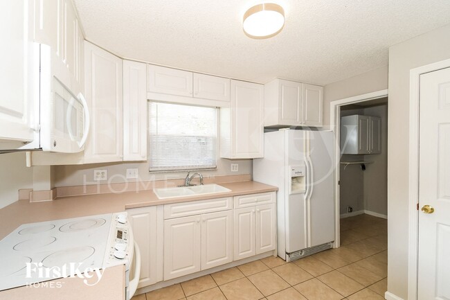 Photo - 8102 Birds Foot Ln