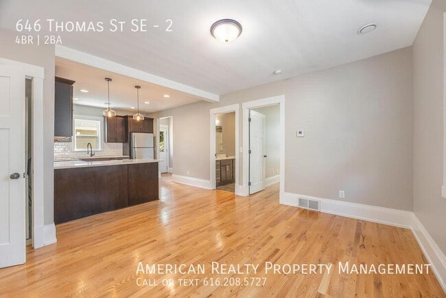 Photo - 646 Thomas St SE Unit 2