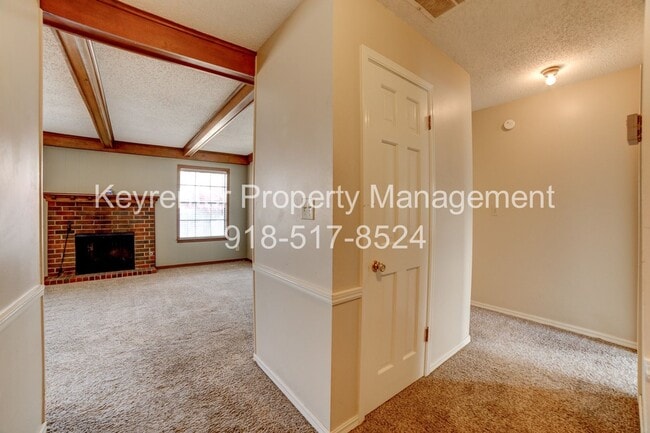 Photo - Beautiful 2bed/2bath Duplex!!