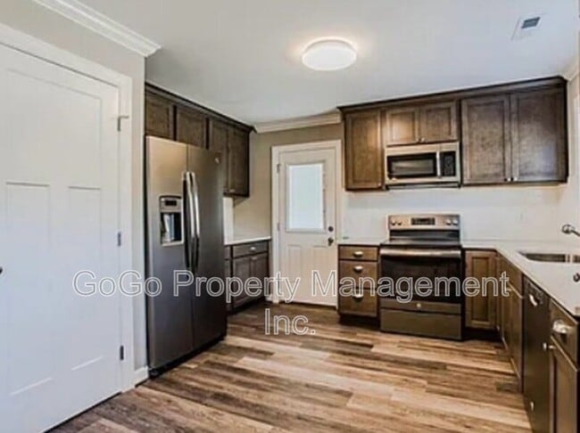 Photo - 306 W College St