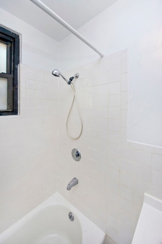 335 E 94th St Unit SI ID1032068P