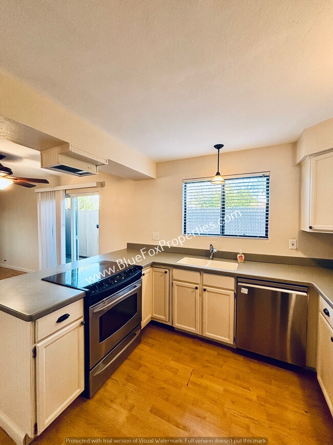 Photo - 945 E Desert Pkwy