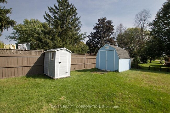 Photo - Beautiful MAIN FLOOR Komoka Apartment (house) 3 Bdrm * AVAIL NOW Unit Upper