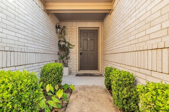 Photo - 1608 Pointe Leone