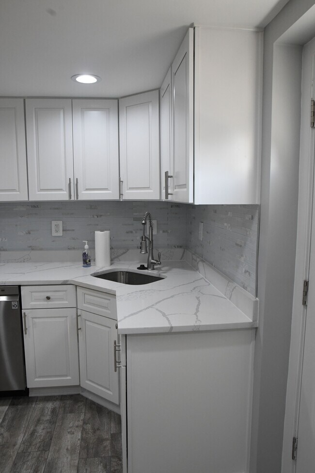 Photo - 7202 Riggs Rd