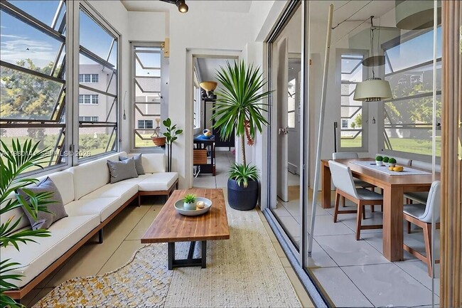 Photo - 2200 Park Ln Unidad 109