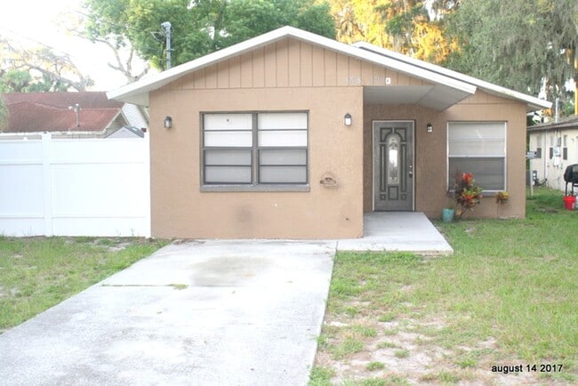 Photo - Updated 3 bed 2 bath Close to downtown