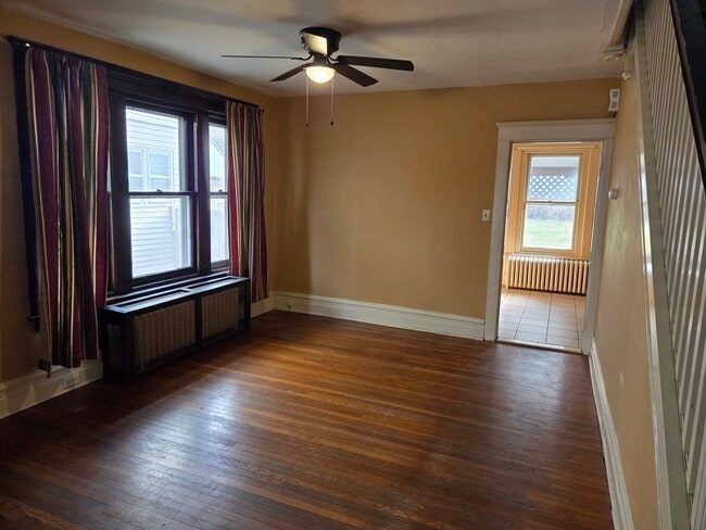 Dining room - 228 E Ettwein St