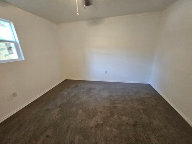 Building Photo - 527 Arcadian Dr Unit 527 Arcadian