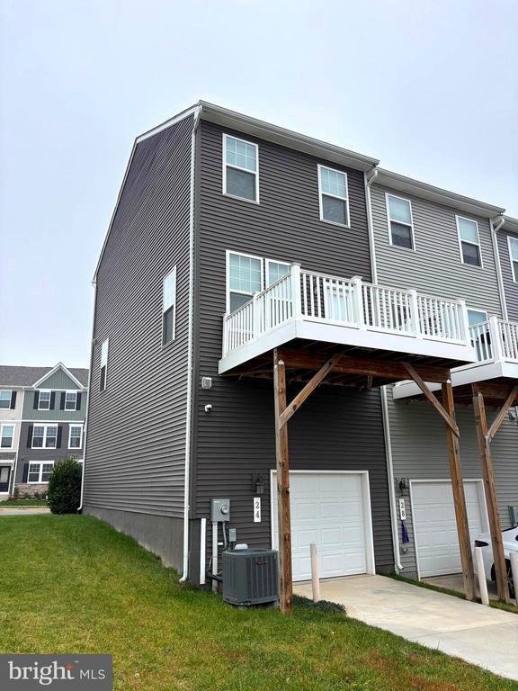 Building Photo - 24 Anthem St