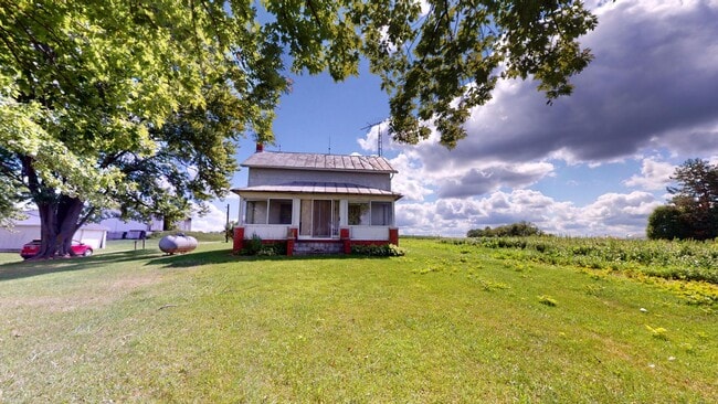 Building Photo - Crestview Schools- Country living, large yard