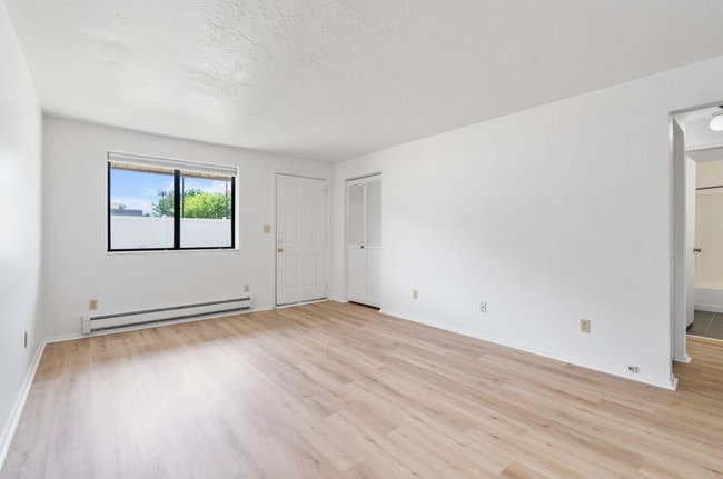 Building Photo - South Main Apartments Unit 607
