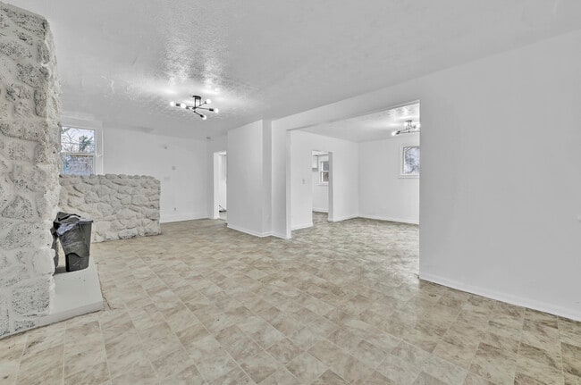 Photo - 9502 Talbot Ave