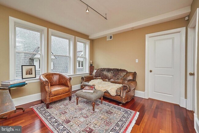 Photo - Columbia Heights, You're Home