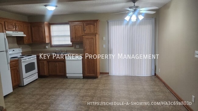 Photo - 1640 SW Highland Dr